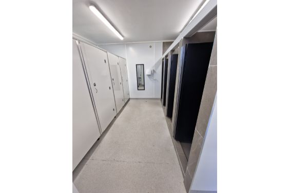 Mixed 6 Bed Dorm - shared bathroom