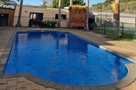 Family Pool View Apt